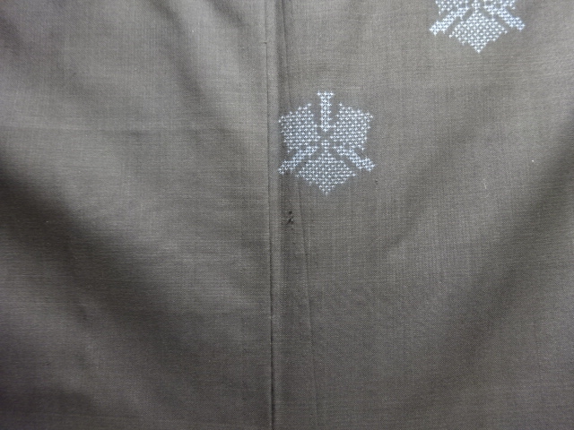  抽象模様織り出し本場泥大島紬着物(5マルキ)